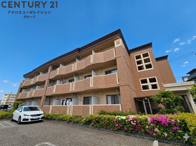 建物外観　敷地内に駐車場があります！