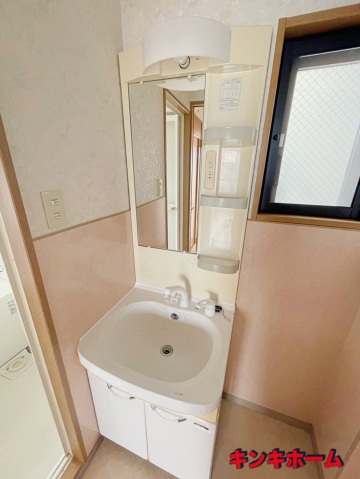 洗面設備　写真は別のお部屋です。※現況を優先します