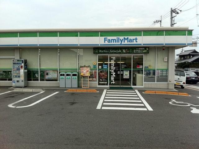 コンビニ　ファミリーマート高松中央通り店（コンビニ）まで652m