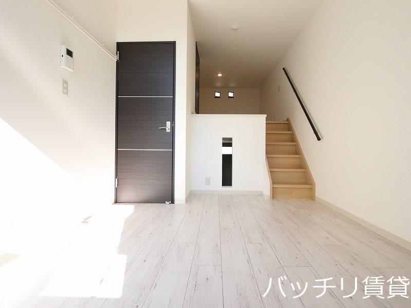居室・リビング　同型タイプの為、現状を優先いたします