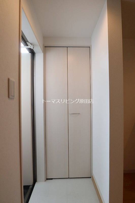 玄関　205号室写真