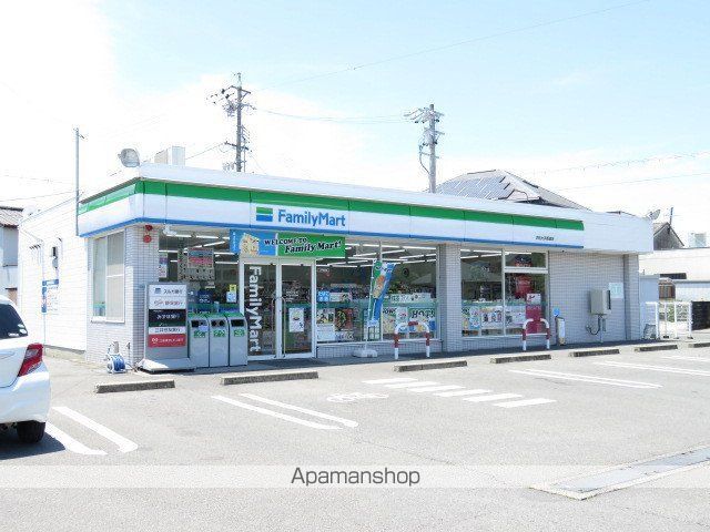 コンビニ　ファミリーマート（コンビニ）まで259m