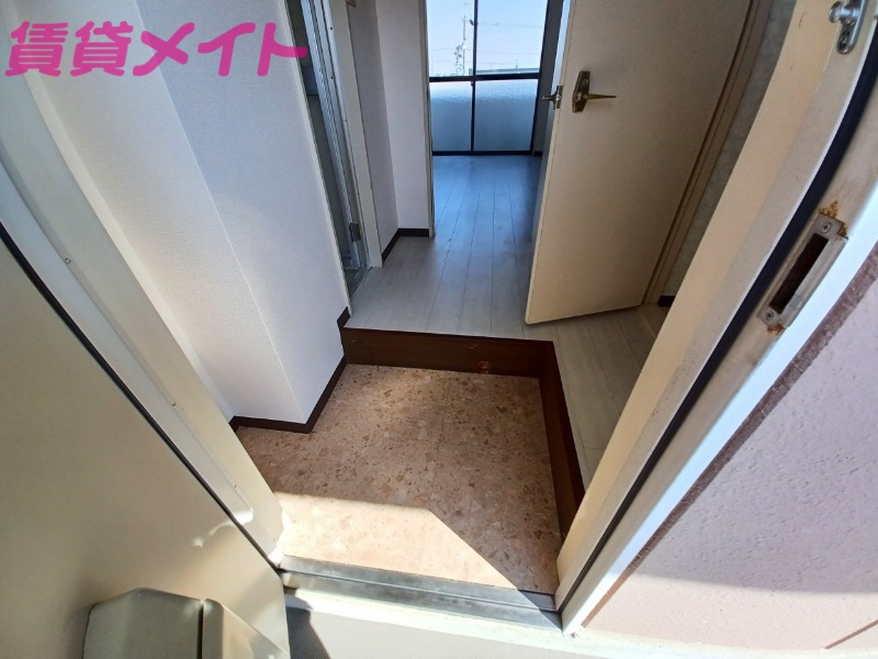 玄関　別部屋参考写真です