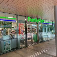 コンビニ　ファミリーマート アルコスクエア店（コンビニ）まで572m