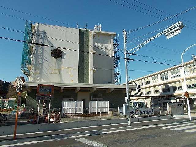 小学校　静岡市立西奈小学校（小学校）まで800m