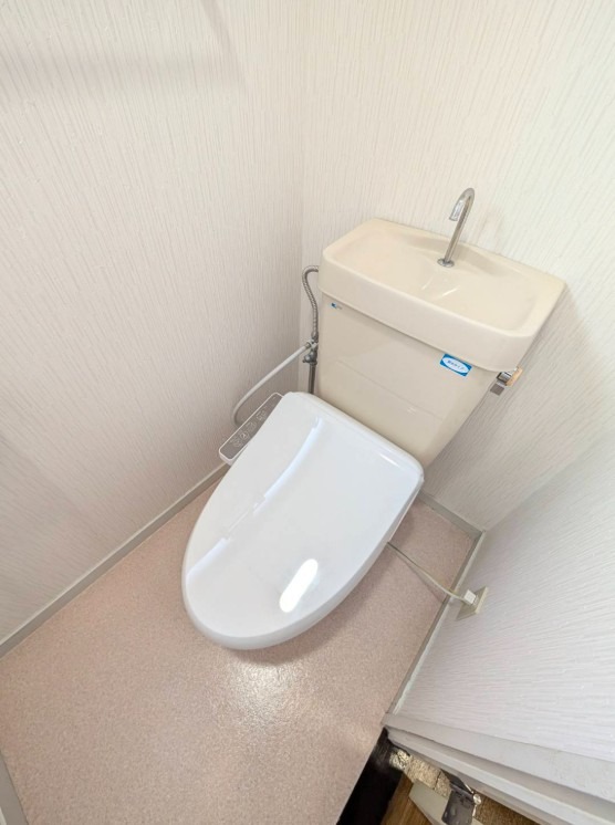 ＪＲ京浜東北線 蕨駅 徒歩10分 5階建 築36年のトイレ写真