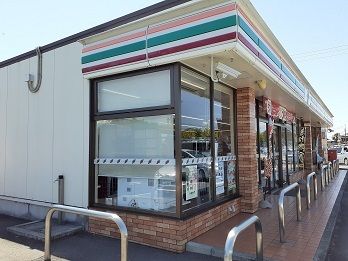 コンビニ　セブンイレブン玉村福島店（コンビニ）まで550m