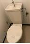 トイレ　落ち着いた色調のトイレです
