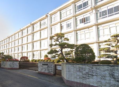 中学校　平塚市立金目中学校（中学校）まで517m