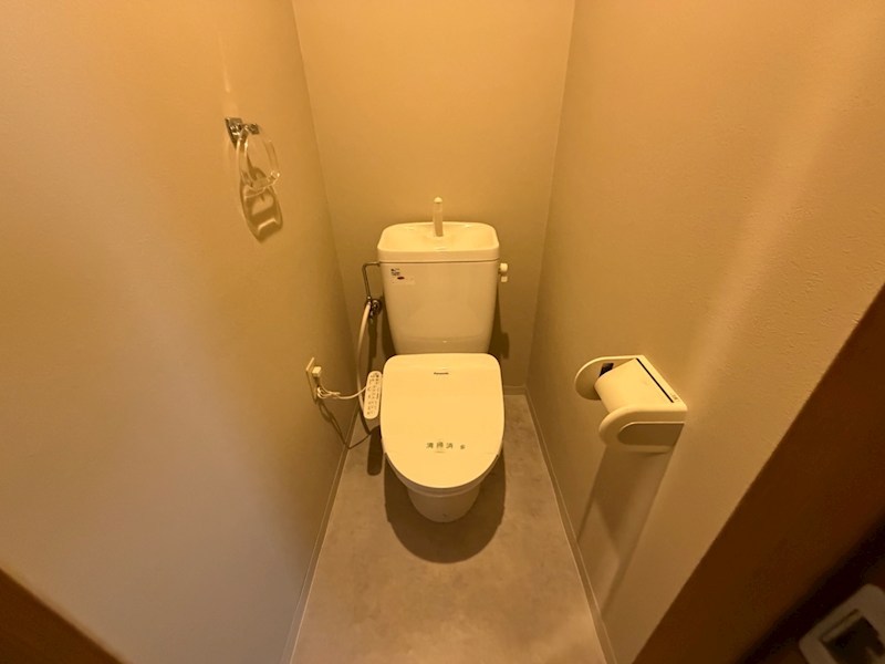 阪神本線 深江駅 徒歩3分 4階建 築30年のトイレ写真