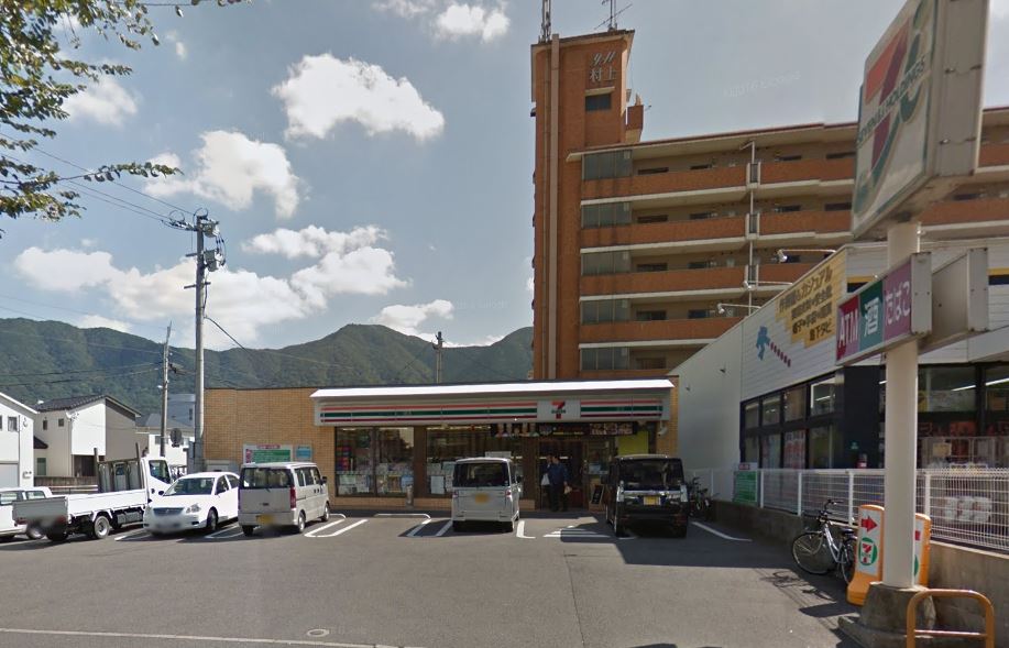 コンビニ　セブンイレブン 小倉三郎丸店（コンビニ）まで437m