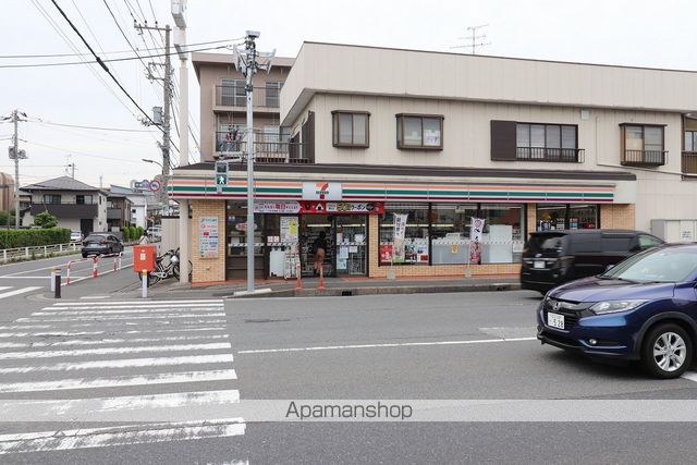 コンビニ　セブンイレブン（コンビニ）まで201m