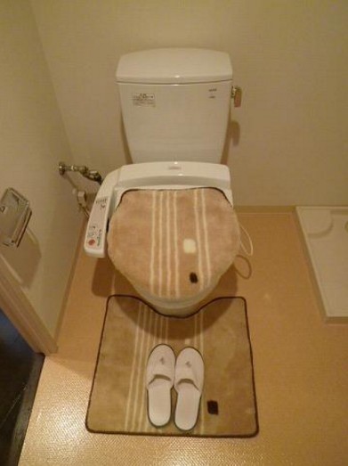 ＪＲ中央線 荻窪駅 徒歩10分 5階建 築20年のトイレ写真