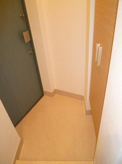 ＪＲ中央線 荻窪駅 徒歩10分 5階建 築20年の玄関写真