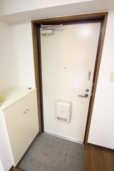 玄関　※別部屋の写真です