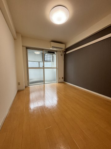 居室・リビング　※別部屋参考画像です。