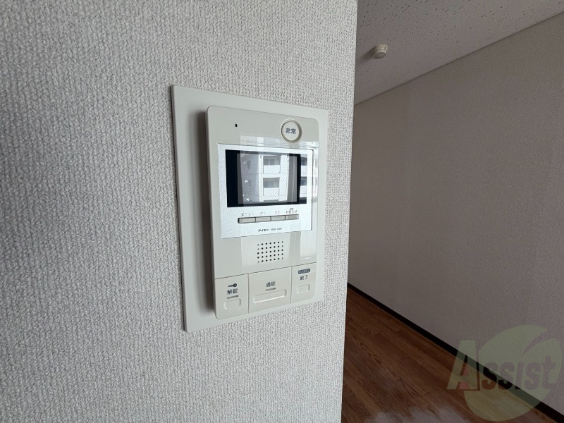 セキュリティ　ＴＶモニター付インターホンです。来客者の顔が見えるので安心！