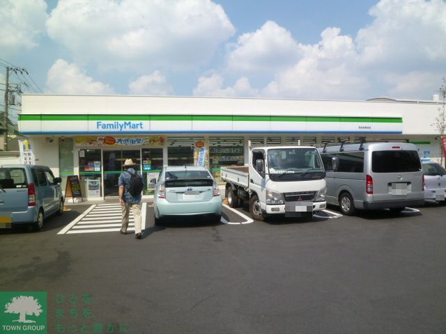 コンビニ　ファミリーマート世田谷粕谷店（コンビニ）まで410m
