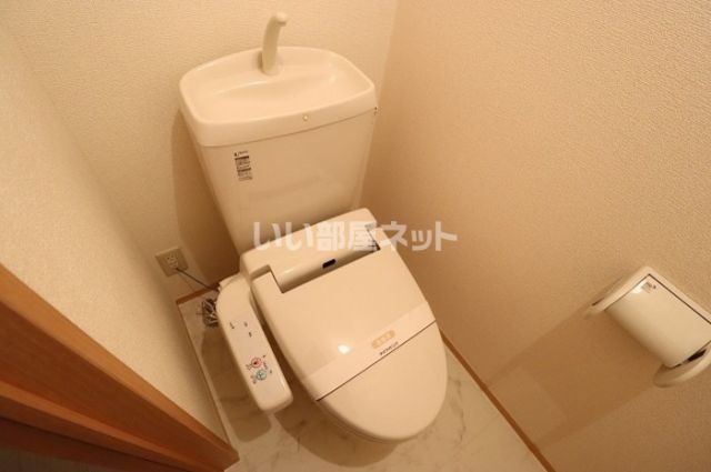 ＪＲ高崎線 北本駅 徒歩14分 2階建 築18年のトイレ写真