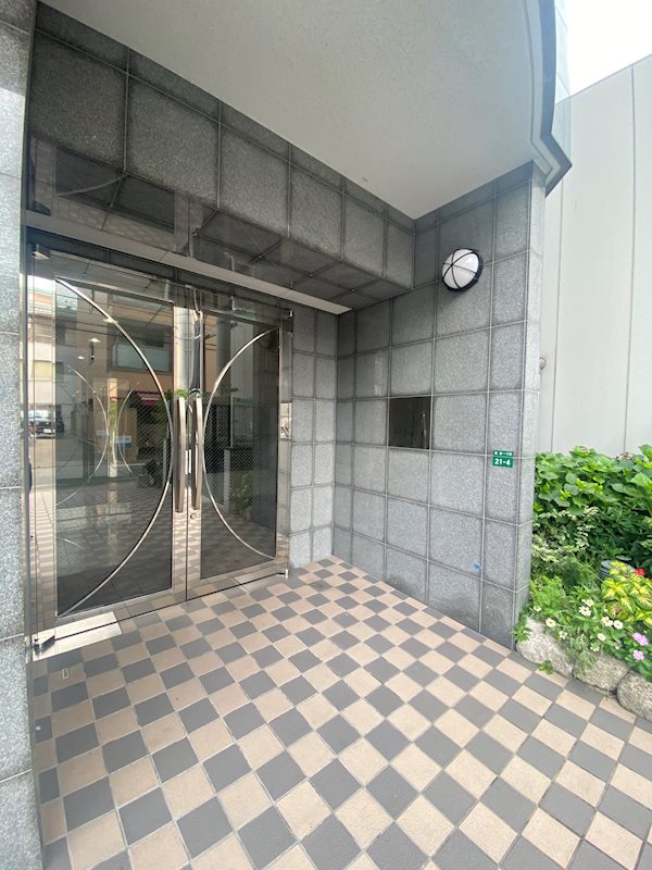 地下鉄七隈線 渡辺通駅 徒歩5分 10階建 築21年の外観写真