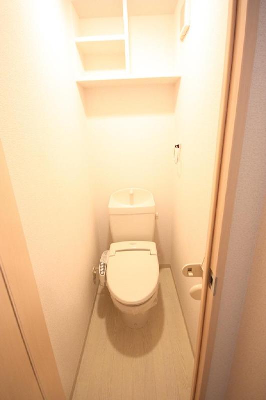 西鉄天神大牟田線 高宮駅 徒歩10分 2階建 築19年のトイレ写真