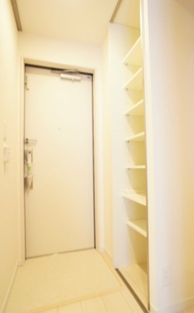 塚越N・Sコートの玄関写真