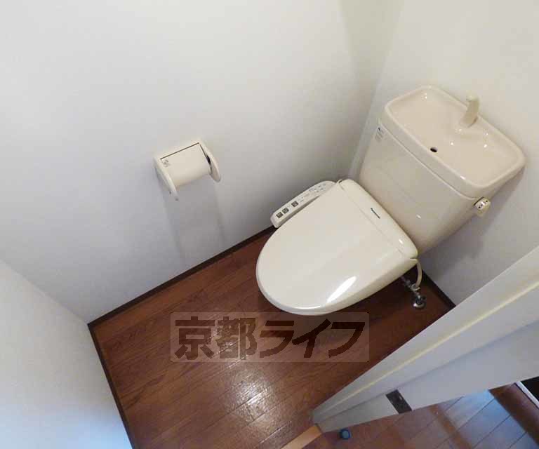 ＪＲ山陰本線 二条駅 徒歩10分 11階建 築22年のトイレ写真