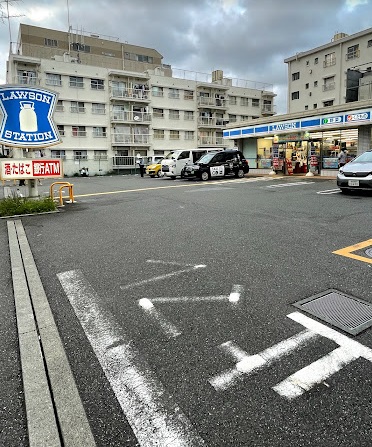 コンビニ　ローソン 中野本町新橋通り店（コンビニ）まで203m