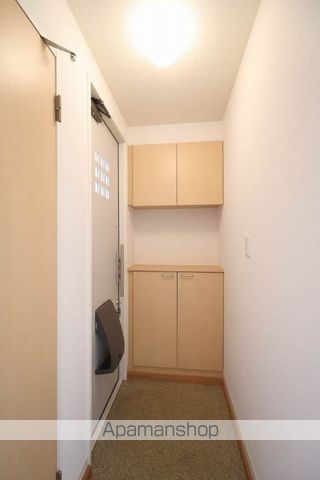 広島市佐伯区 2階建 築21年の玄関写真