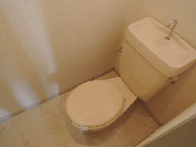 サンハウスナガオE棟のトイレ写真