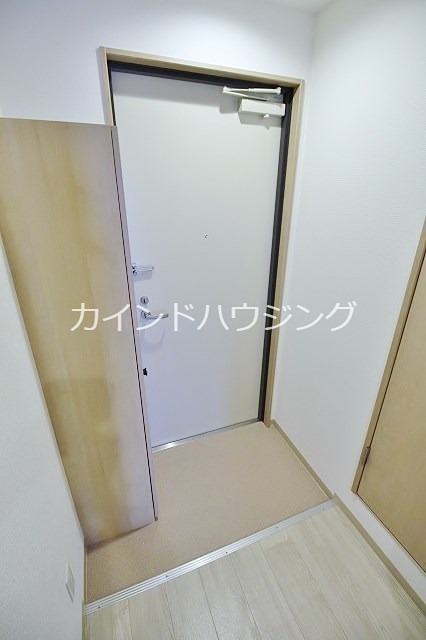 地下鉄四つ橋線 住之江公園駅 徒歩9分 9階建 築9年の玄関写真