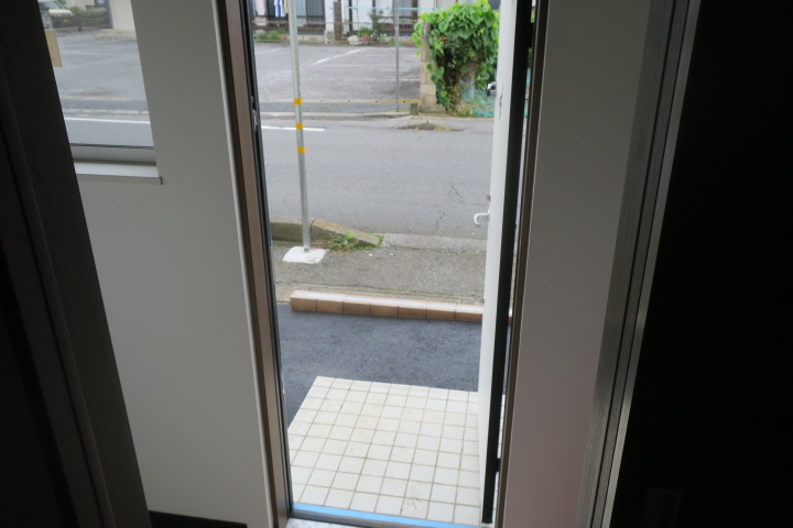 Resolve緑町8号棟の玄関写真