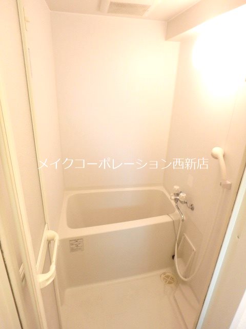 地下鉄七隈線 六本松駅 徒歩9分 5階建 築21年の風呂写真