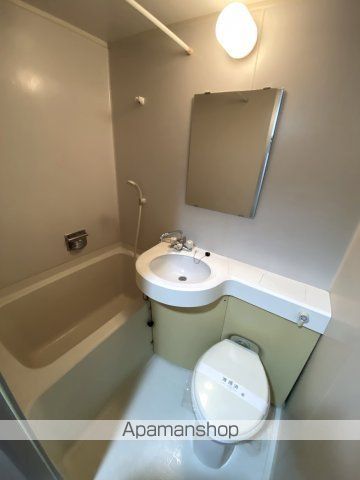 ブルーライン 阪東橋駅 徒歩7分 6階建 築34年のトイレ写真
