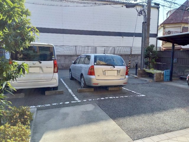 駐車場　駐車場
