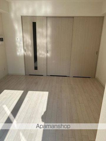 イーストン榴岡の居間写真
