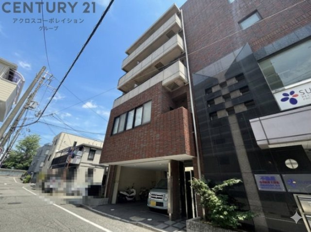 建物外観　敷地内に駐輪場があります♪