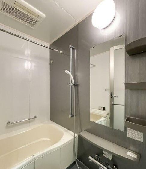 バス・シャワールーム　写真は同タイプ住居です。