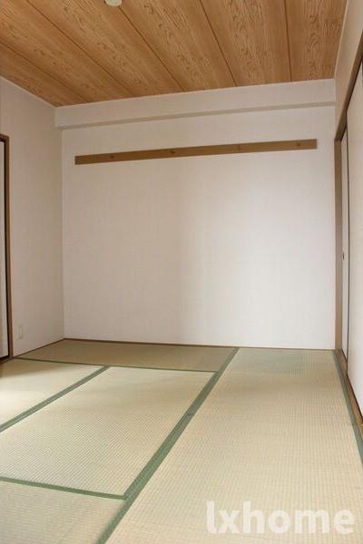 グリーンガーデンの居間写真