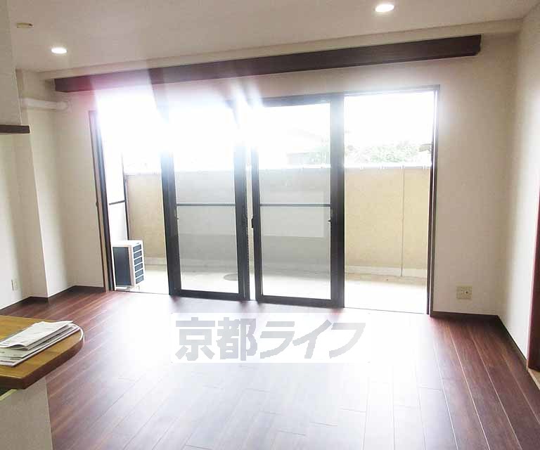 居室・リビング　開放的なリビングです・