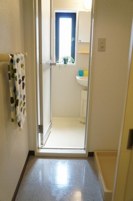 玄関　参考写真（同建物別部屋のものです）