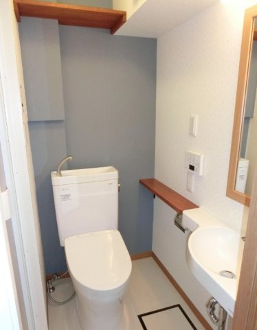 ＪＲ中央線 三鷹駅 徒歩15分 7階建 築44年のトイレ写真