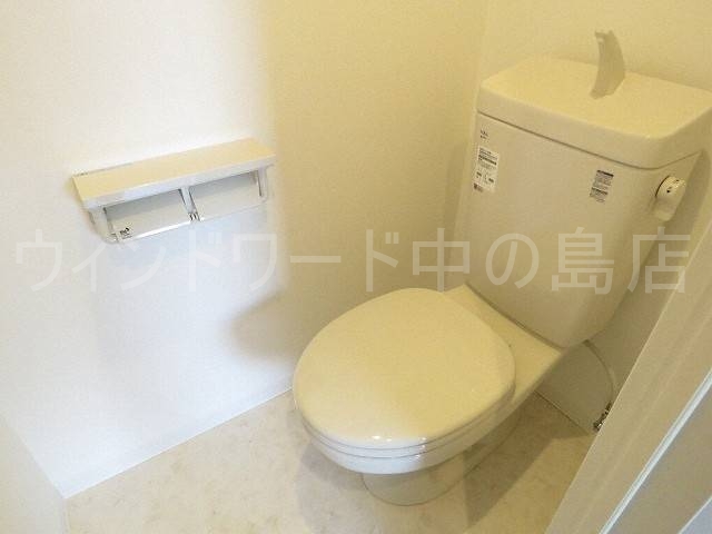 ルラーシェ中の島のトイレ写真