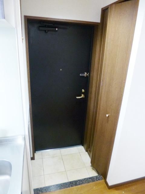 玄関　お部屋探しは株式会社　タウンハウジング　までお気軽にお問合…
