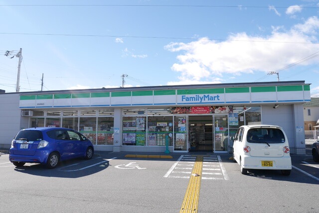 コンビニ　ファミリーマート高知神田店（コンビニ）まで125m