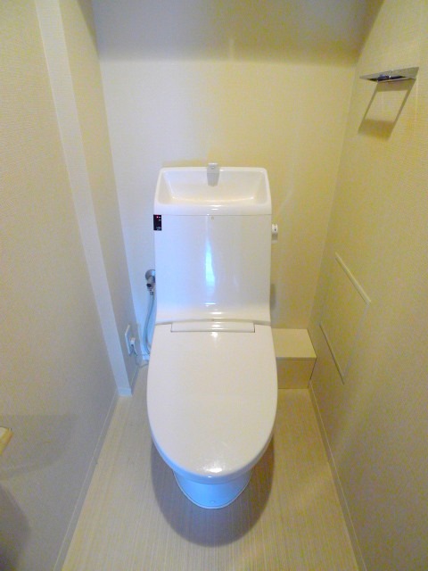 ＪＲ中央本線 千種駅 徒歩5分 15階建 築12年のトイレ写真