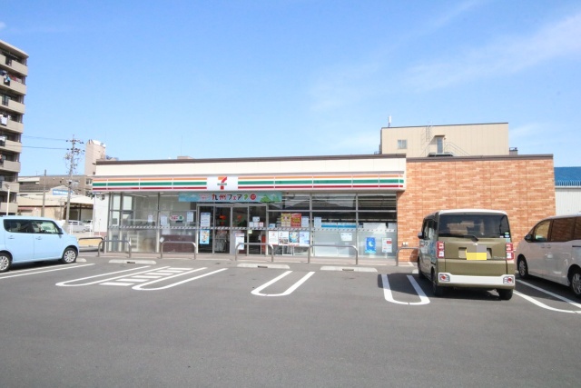 コンビニ　セブン-イレブン 名古屋東起町４丁目店（コンビニ）まで200m