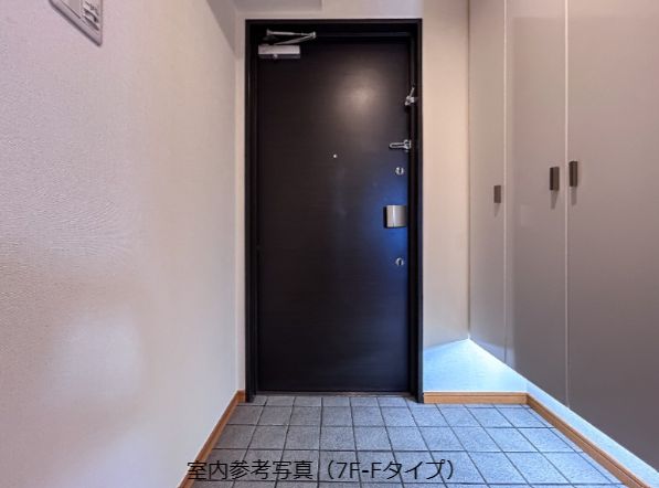 カスタリア目黒かむろ坂の玄関写真