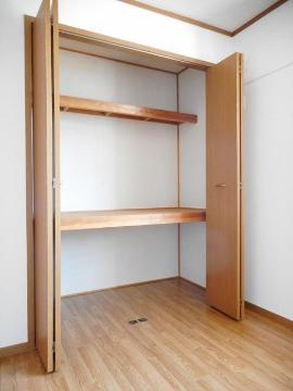 クレストール来山 Bの内装写真
