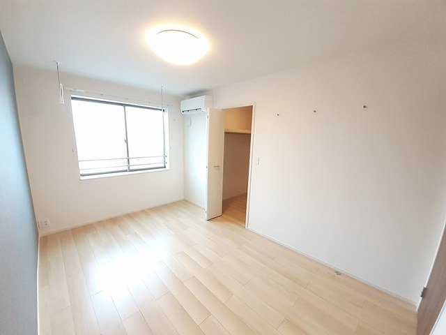 その他部屋・スペース　明るい色調の室内です